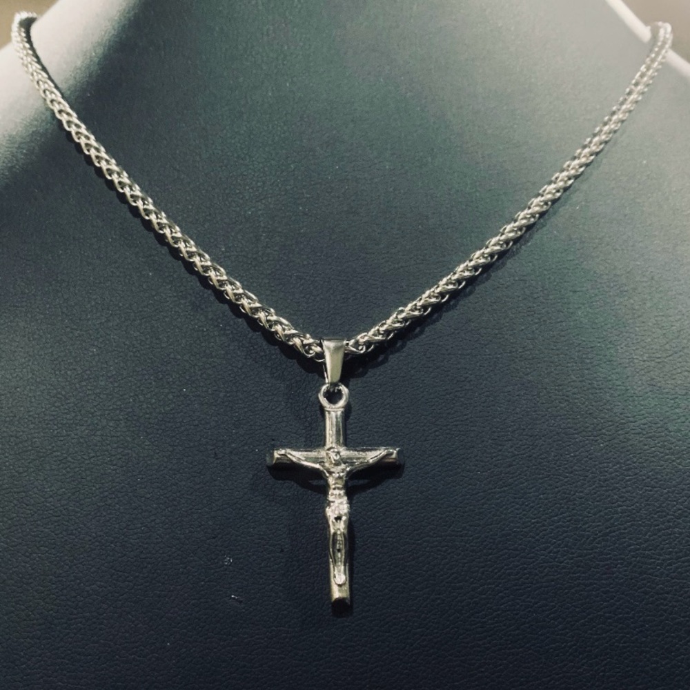 Crucifix Necklace with 3mm Wheat Chain. Silver Stainless Waterproof. Brand New
